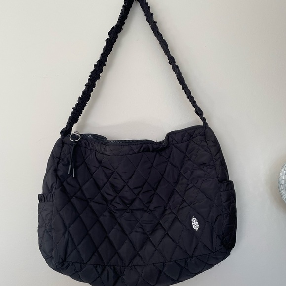 Free People Handbags - NWOT Free People Quilted Gym Bag